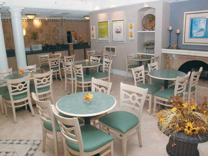 Country Inn & Suites By Radisson, Chicago-Hoffman Hoffman Estates Restaurant photo